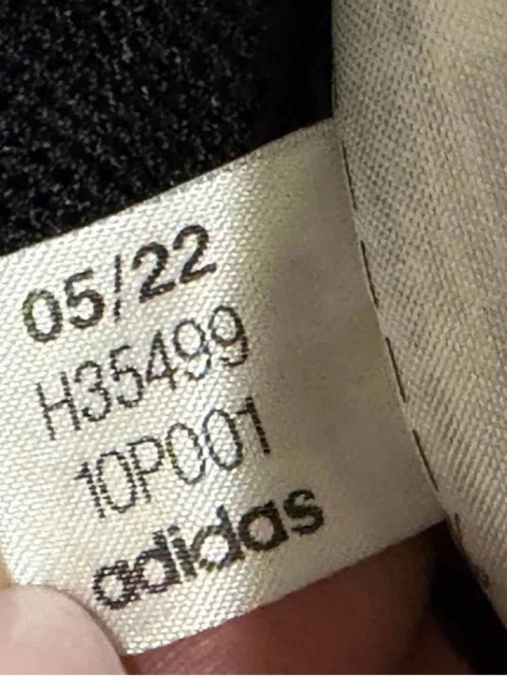 adidas classic black